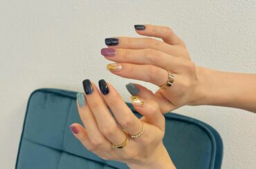 透け感のあるツヤネイル︎
色の組み合わせもオーダーしました!
好みすぎる、、

フットもハンドと同じネイビー♡

#ヨコタノネイル...