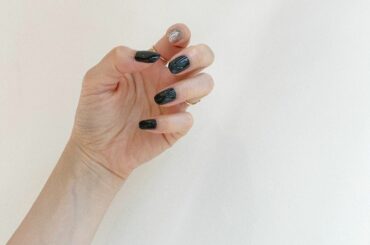 NAILSINC
@nailsinc.jp 
・
ポリッシュが落ちないトップコートないかな？とストーリーズでつぶやいたら、たくさんの方が教えてくれたNAILSI...