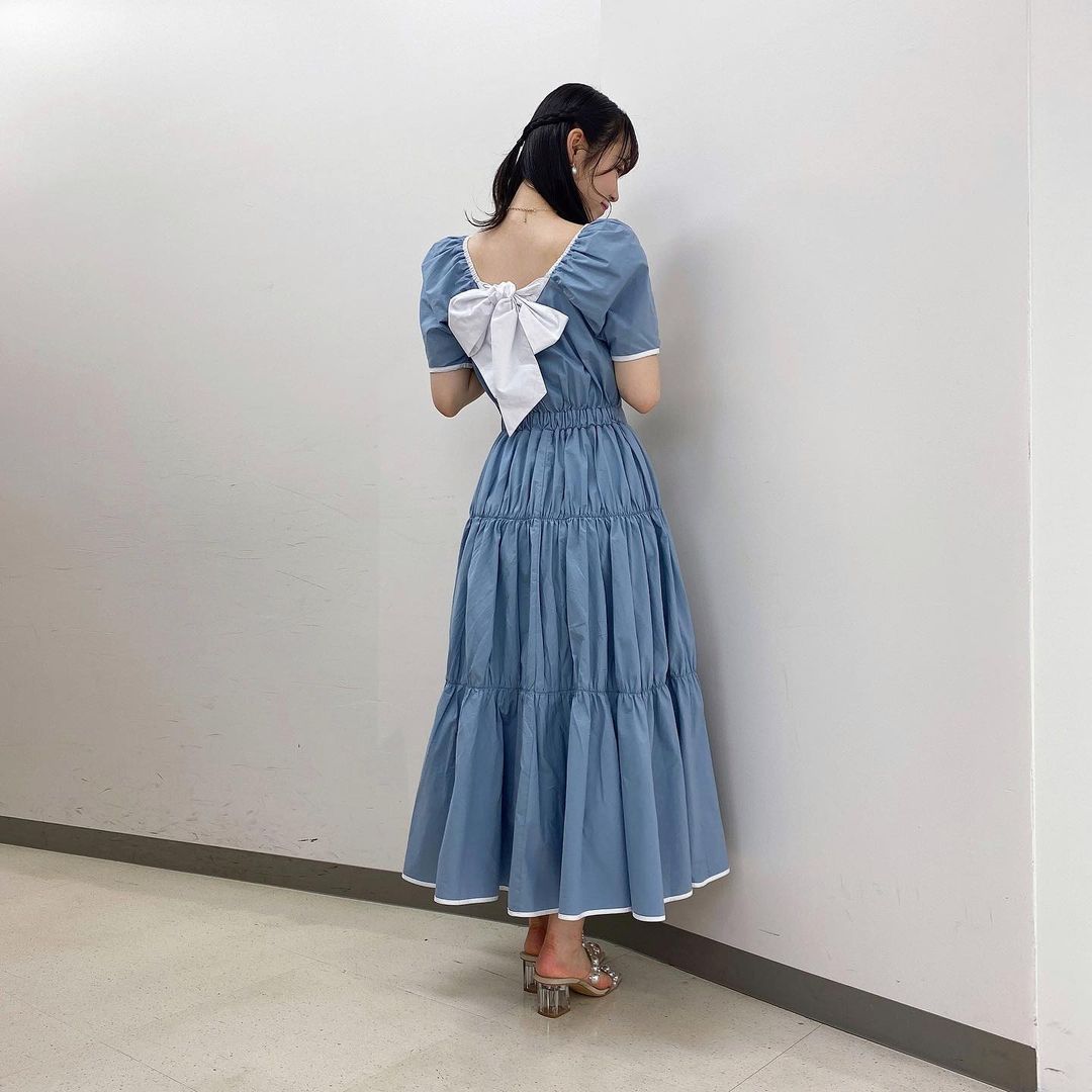 西川怜 今日のオルガン坂生徒会の私服衣装 とっても可愛い水色のワンピースと髪型もお姫様みたいにしてもらって ルンルンでした 後ろのリボンもかわいい Tops M Moe Zine