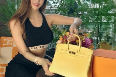 @hermes 
This color I just wanted!!!
Cannot wait going out with this summer-col...