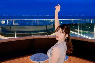 ⁡
ルーフトップバー
夜の海と空が綺麗
⁡
⁡
𝘰𝘯𝘦-𝘱𝘪𝘦𝘤𝘦 ｜ @mercuryduo_com
⁡
スカーフが巻かれてるような
デザインが可愛い ニット...