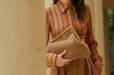 .
new icon bag "FENDI FIRST"

キム・ジョーンズによる新生FENDIのファーストコレクションが本日7/15に発売

@fendi 
...