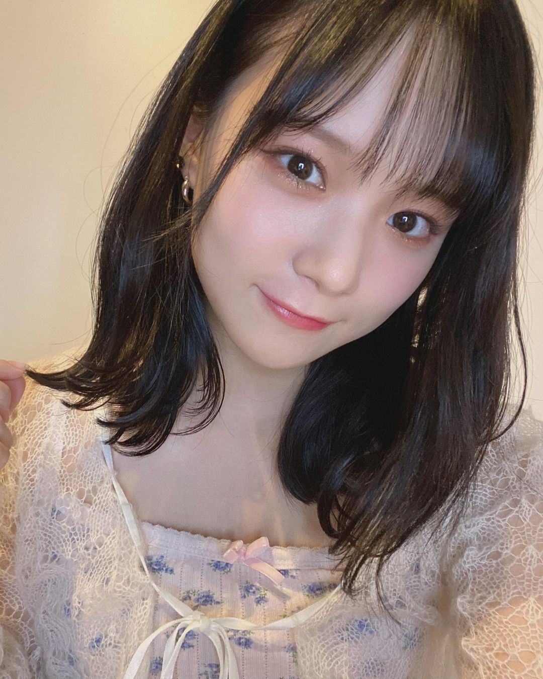 稲場愛香 New Hair 髪を10センチ弱くらい切りました ミディアムまなかんもよろしくお願いします Juicejuice Moe Zine