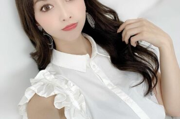 .
.
.
.
今日も１日お疲れ様でした
.
.
.
#eimyistoire #フリルシャツ #パンツスタイル #自まつ毛 #grl #グレイル #エイミーイ...