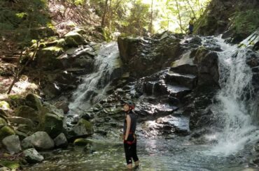 お仕事と思えないほど充実の時間
この滝をのぼりました

自然と触れ合い、自然を知って
自分のなんにもできなくて
なんでもできるような気持ちになる
子供の頃の夏休...