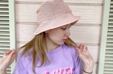 マリリンさんから少し早いけどお誕生日にって @gucci の帽子を頂きました
しかもマリリンさんとお揃いなんだ！
夏にぴったりだし本当に素敵〜
Tシャツは @s...