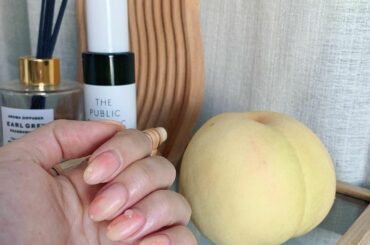 おいしそうな桃をいただいたので
桃ネイル

水滴もジェルです

#ももネイル　#桃ネイル　#夏ネイル　#ネイル...