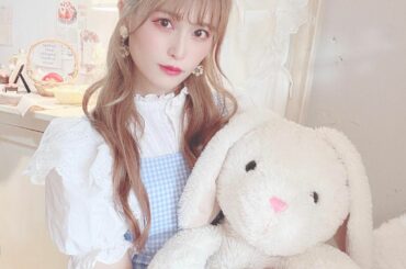 お気に入りのうさちゃん抱いて
#allcscafe #高円寺カフェ #ロップイヤー...