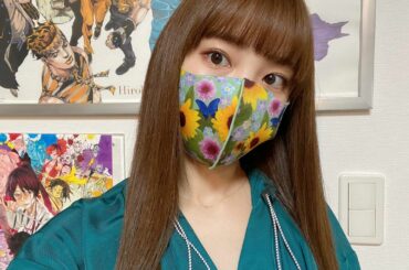 派手派手マスク
#ロミオとロザライン のグッズにあったトートバッグのデザインや、ポスター写真の衣装をスタイリングして頂いた大門さんが作ってらっしゃるんです〜
派...