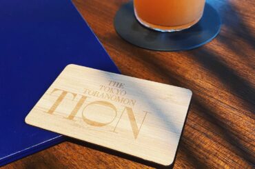 @toranomonedition 

ロイヤルブルーに合わせて、
オフホワイトのクロシェのマーメイドセットアップを選んだよ...