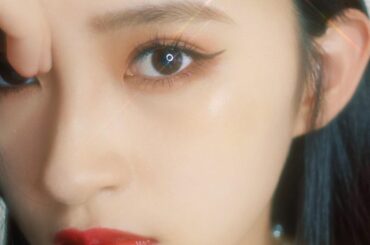 中華メイクの完成形です
鏡で見える姿とカメラで撮った感じだと
また全然違うもう少し濃くても良かったなと、、
この動画も撮ったんだけどちょっぴり恥ずかしかったので...