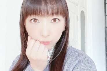 .

夏休み記念その29♪

ニュータイプ連載撮影の時の写真です♪

あまり記憶にない謎の自撮り（笑）

ピース以外のポーズを撮ってみたのかな？...