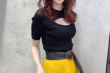 パキッとした色の組み合わせ、大好き

トップスはバスト部分があいたちょっとセクシーなデザインで、スカートは動くたびにふわふわっと広がる。

︎トップス #sty...