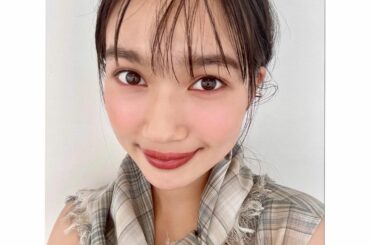 VOCE10月号、本日発売です

メイクとても可愛かったので近めで写真撮っちゃいました。
是非チェックしてみてください

The October edition...