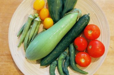 友達のおばあちゃんが作ったお野菜をいただいたよ〜。ピッカピカで可愛い！
大切に育てられた愛おしいお野菜たち。
どう調理したら一番素材を活かして美味しく頂けるのか...