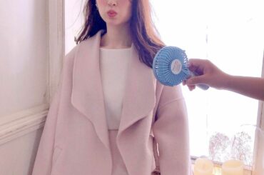 まだまだ暑い日が続きますね
熱中症にならないようにスタイリストさんが扇風機をあててくれてます...