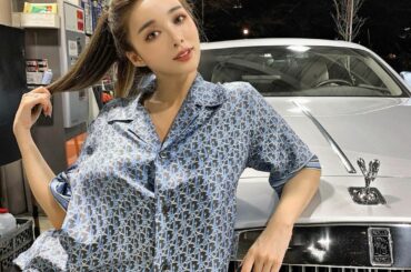 Good evening with my lovely car
I'm getting used to this big car
Say hello when ...