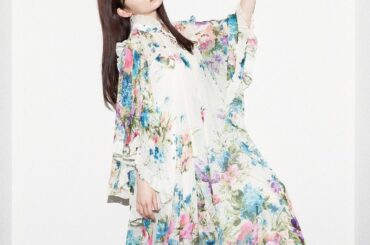 @harpersbazaarjapan 
素敵な衣装を身に纏って...