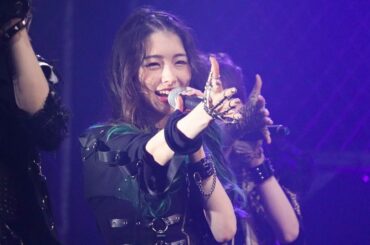 .
ライブパートのドラゴンさん。
いや、私？

マイク持つ小指立たないようにしたかったけど多分結構無理だった

素敵な写真たくさん撮ってくれてありがとう♪

...