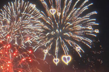 前まで花火の音が苦手であんまり好きじゃなかったけどなんか今年はすごい好きになれた。！綺麗すぎたよお...