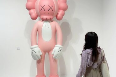 .
kaws展へ行ってきました。
なんだか全部が愛らしい

こういう展覧会は音声ガイドを聴きながら
じっくり見て回るのが好きです

今回は全エリア撮影可能だっ...
