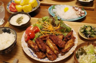 大好きな唐揚げは、塩麹だと焦げ焦げになるので甘酒を最初に揉み込んでふっくらジューシーに。
・ 
揚げ物にはレモンが付いてるけど、買い忘れたのでレモン水で消化吸収...