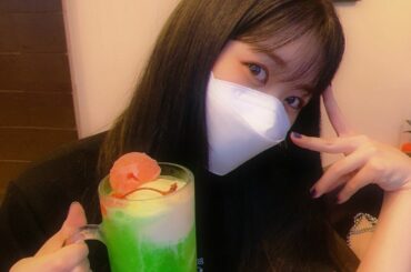 カフェに行ったらメロンクリームソーダに惹かれるよね
#とか言ってるけど#ギリギリまでレモネードと迷ってた#友達に釣られて頼みました...