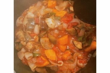 *
先日投稿した山形の野菜たち
せっせと料理して美味しくいただきました

これは無水調理で作ったラタトゥイユ
野菜のうまみがぎゅっと詰まっていて幸せでした

#...