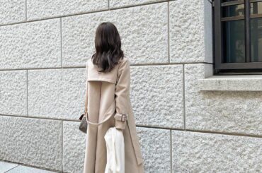 .
メルトンフレアロングコート、
ZOZOTOWNでの予約受付は残り5日となりました

トレンチ風デザインがポイントで、前も後ろもばっちり可愛い◎

品のあるな...