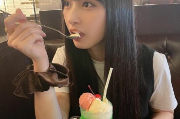 めろんそーだ 

#松本日向 #レトロカフェ #メロンソーダ...