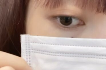 .

目の周りだけ増え続けるほくろ。...