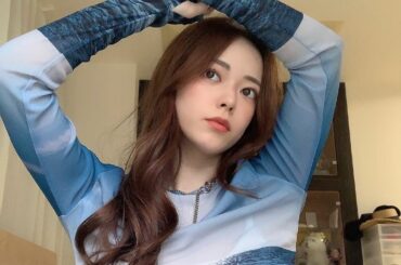 袖のところ、指入るんだよ！
をアピールしたかった結果
TMレボリューションになった私です。

歩く海こと私です

さむくなってきたのでお洋服の入れ替え断捨離また...