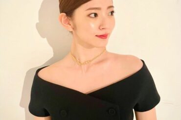 ︎
@vocemagazine 
@dior @diorbeauty 

憧れのDiorアイテムに身を包み、新作ルミナイザーを紹介させていただいています。

ど...