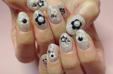 【衝動的S/K/S/D】MVに合わせてしてもらったネイル
.
とっても可愛くて、伸びないで〜って毎日祈ってる
.
.
.
#maryquant #lovlnai...