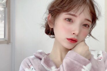 いつもと違うわたし

少し前のチュチュアンナの撮影で
ヘアメイクがめっちゃ可愛かったときの

スチール撮影の時は、
光で反射しちゃうからチーク濃いめ！

それが...