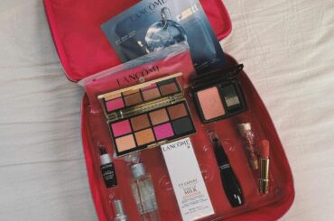 .

@lancomeofficial からBeauty Boxが届いたよ

今年もクリスマスコフレの時期がやって来ましたねー
可愛ポーチを開くと、、コスメから...