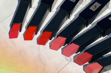 @yslbeauty から秋色リップが出たよー！
めっちゃ可愛い
マスクにぴったりなスフレマットなのに唇が乾燥しないの〜！
私は310のフューシャネバーオーバー...