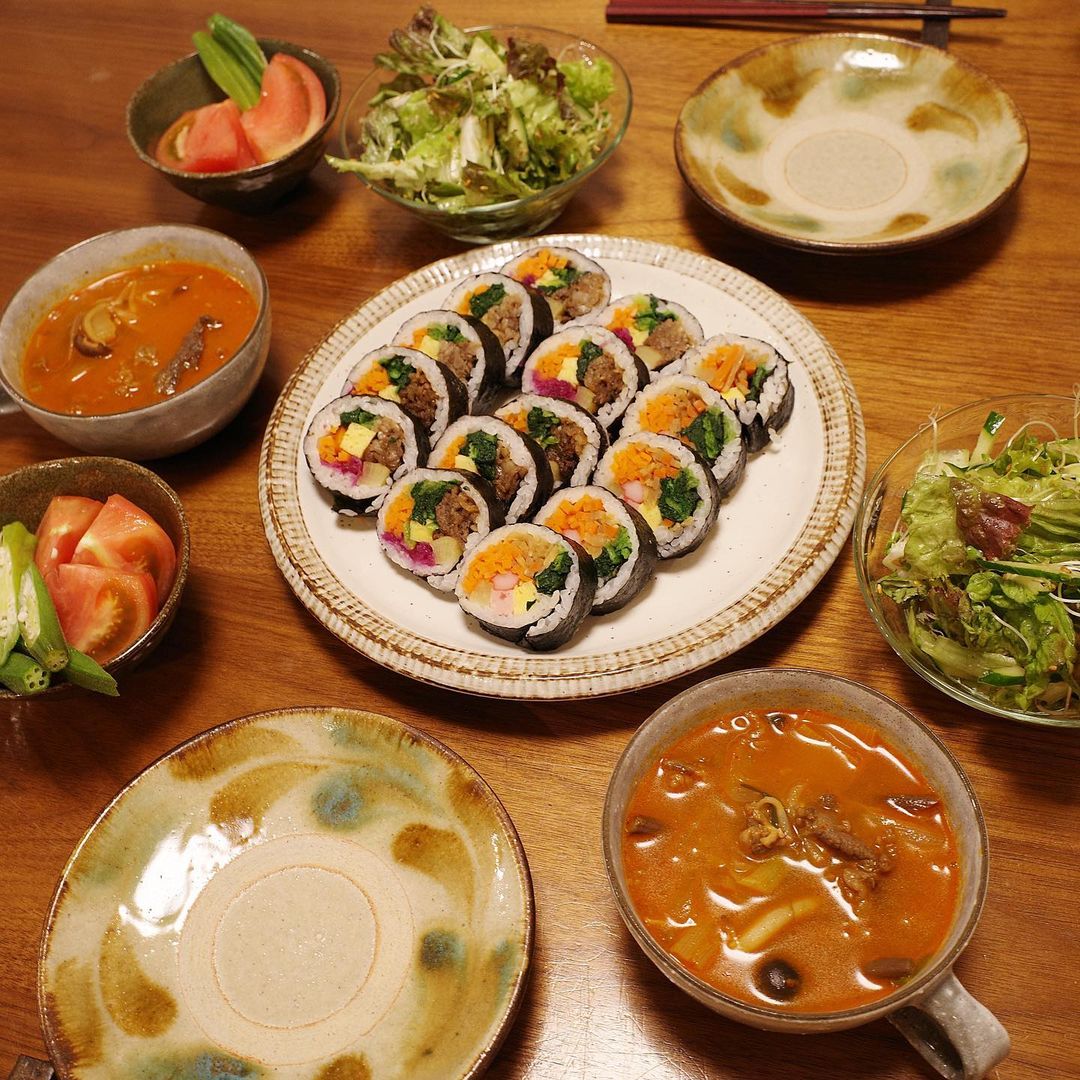 佐藤優里亜 友達オススメの冷凍韓国料理今日はご飯作るのめんどくさいなって日に重宝します レンジでチンでこんなに美味しい韓国料理食べれるなんて最高 冷凍庫にストックしてお Moe Zine
