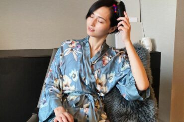 スチーマーでもお世話になってるヤーマンの
ヴェーダスカルプブラシでヘアケア︎

パチパチ感が結構わかりやすくて
この刺激が気持ちいいのです。
(刺激を感じやすい...