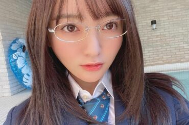 今日は 
#メガネの日 #ネクタイの日 らしいです！！

.
.
#japanesegirl#japaneseidol#Instagravure#gravure...