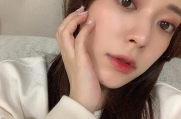 今日の動画で詳しく紹介してますが、

今期初めてのクリスマスコフレ・ホリデーコレクションの開封

思ってた何倍も可愛くてときめきました

1枚目の写真は右側...