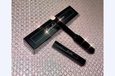 .
さーやがコンシーラーを作ったとゆー事で
さっそく買いましたぁ♡
【パラレルザカバーコンシーラー 】
色はライトにしたよ( ¨̮ )

さっそくつけてみたけど...