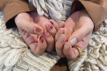 先日新しくしたネイルが可愛すぎる……
左手はヌードカラーマグネットで
右手はエスプレッソみたいな
オシャレカラーです。

 @nail69aya 
@funct...