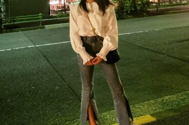 .
涼しくなってきたね。
TOPS　@sollon_official 
DENIM　KOREA
SHOES　@converse_jp 
大きいフリルの襟のトップ...