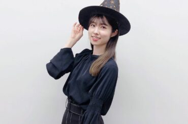 .
ハロウィンも近いので、
お話し会2日目は魔女気分でした

普通にお気に入りの私服なんだけど、
全部とんがり帽子かぶったまま写真撮っちゃった

店頭で一目惚...