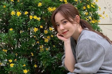 涼しくなってくると、夏場より楽しめる時間長くなるから時々お花買っちゃう

お部屋に緑とかお花あるといいよね

癒し...