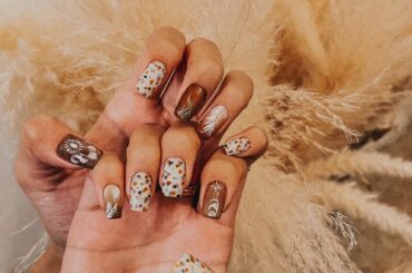 ．
テラゾ柄初挑戦
またまた撮影のため凹凸がないネイルだけど
久しぶりのちこちゃんだったので
ほぼ任せたら最高に可愛いくなりました♡
パリジェンヌも
いつもより...