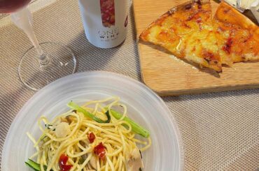 家族でプチワインパーティー

お家でちょっと贅沢な気分味わえて
とても幸せでした︎

大人だ〜

#おうちごはん #なんkitchen
#缶ワイン #ワンワイン...