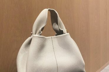 @polene_paris 
.
.
この冬大活躍な予感♡...