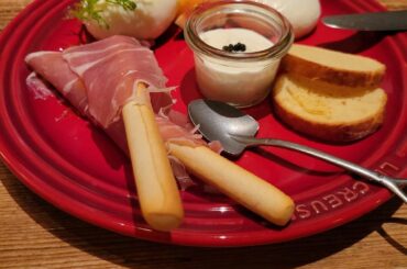 .
仲良しお姉さんとチーズが沢山楽しめるCheese Tavern CASCINA に
フレッシュチーズにラクレットに沢山女性ってチーズが好きな人多いよね
ワイ...